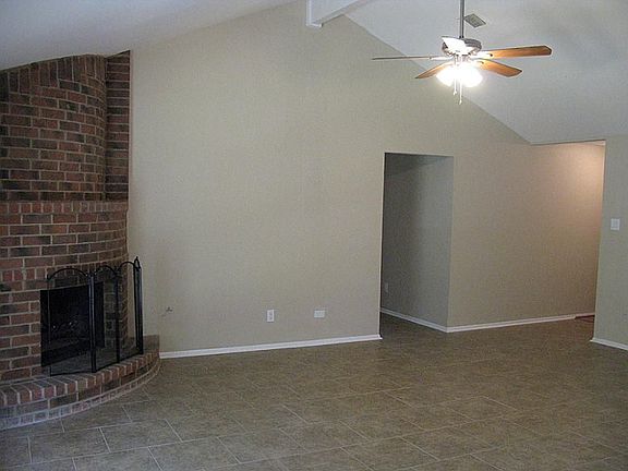 2nd image of 5201 Crestway Dr
