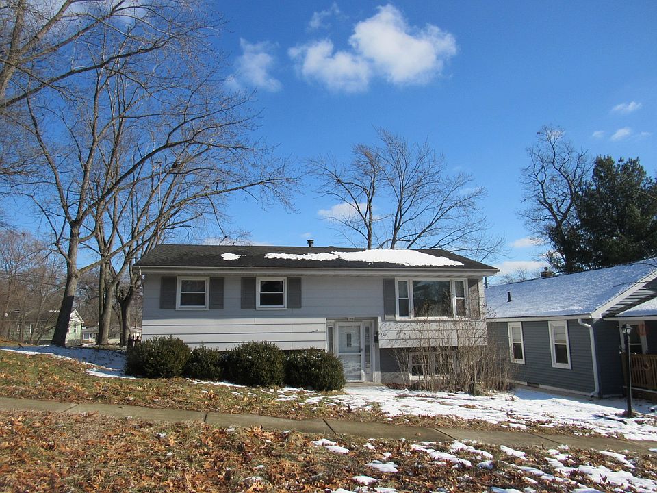 1st image of 2301 Vanderburg St