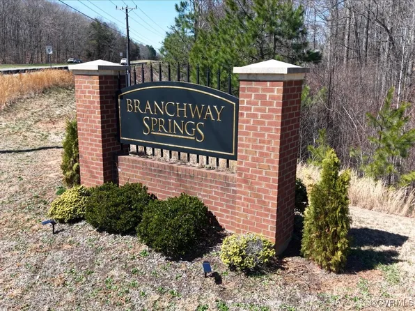2329 Branchway Creek Dr, Powhatan, VA 23139