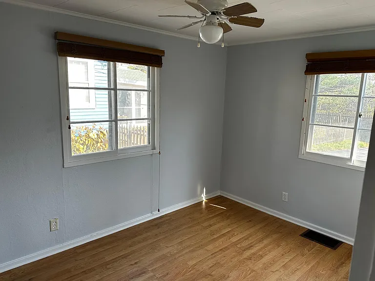 120 N Huffman St — Photo 3