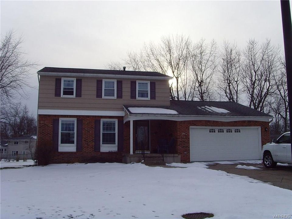 1st image of 121 Brookpark Dr