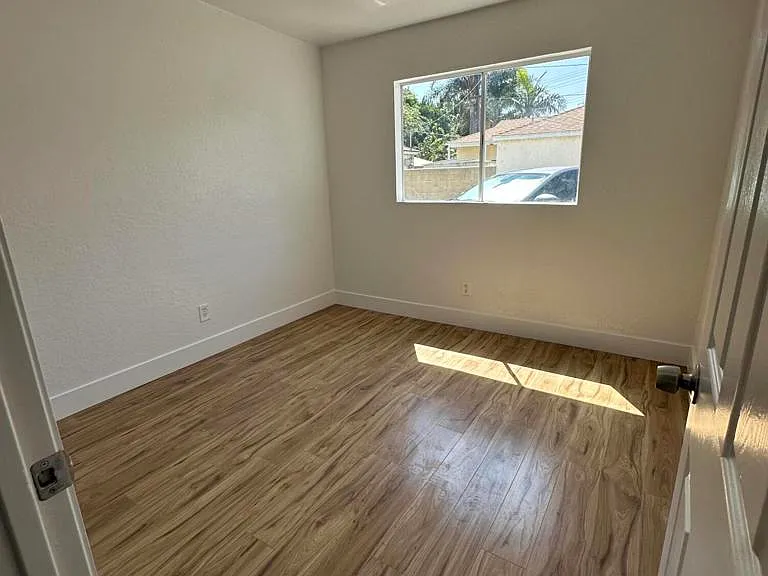 5534 Gotham St #5532-1/2 — Photo 6