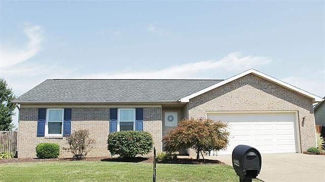 1st image of 4944 Yellowstone Dr