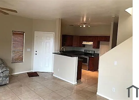 3717 W Oregon Ave — Photo 5