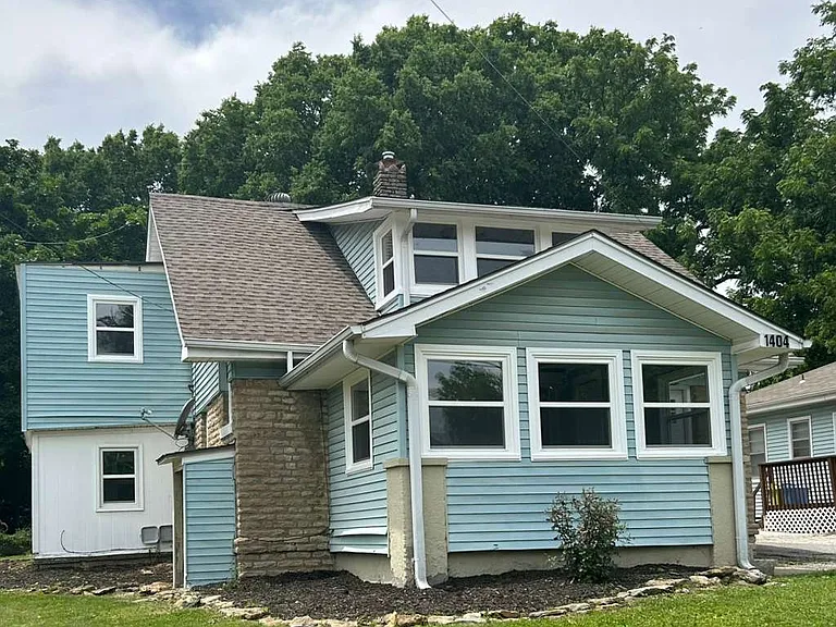 1404 S Osage St — Photo 2