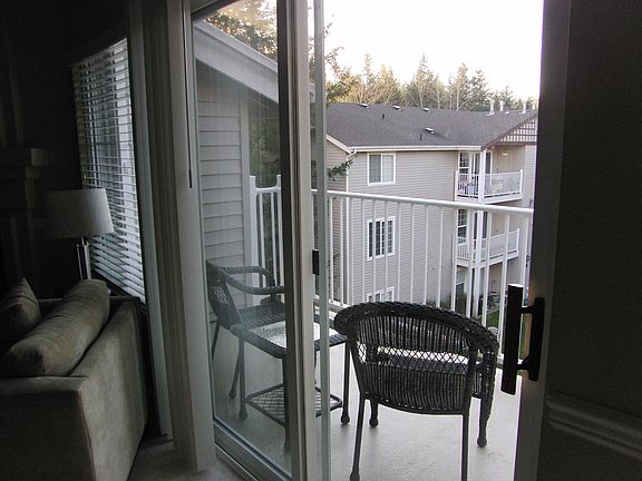 2nd image of 25235 SE Klahanie Blvd APT D303