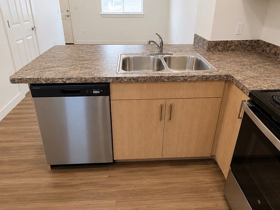 3rd image of 735 N Chalice Acres Cir
