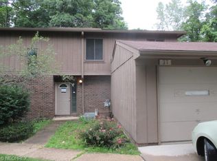 7535 Creekwood Dr #16B, North Royalton, OH 44133