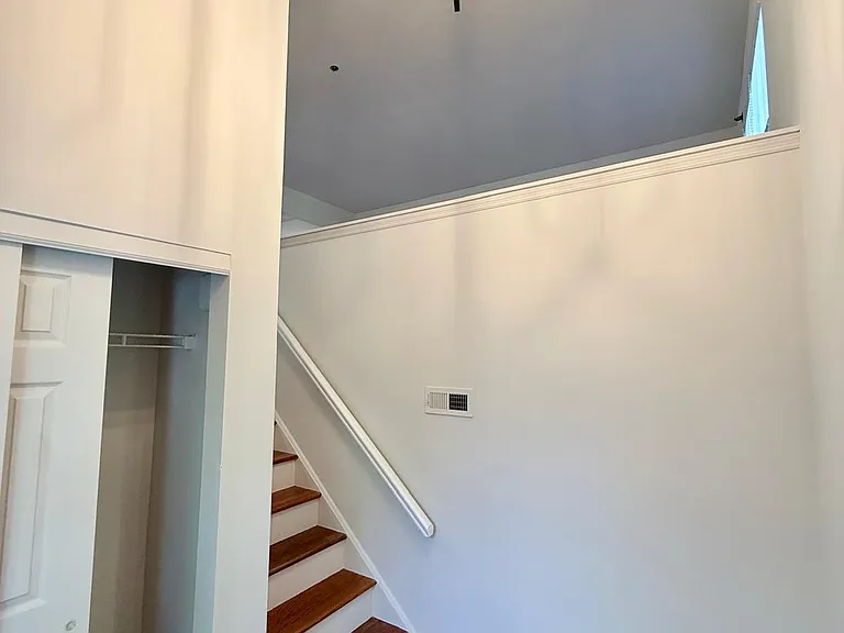610 Brentwood Ct — Photo 6