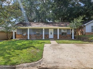 741 Sandy Ln, Pearl, MS 39208