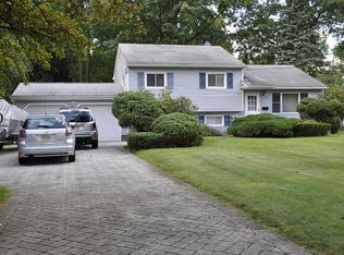 59 Lyon Rd, Waldwick, NJ 07463