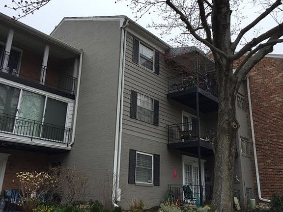 2nd image of 14 Stillwater Ln