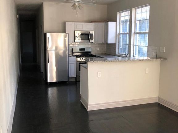 3rd image of 4422 General Pershing St