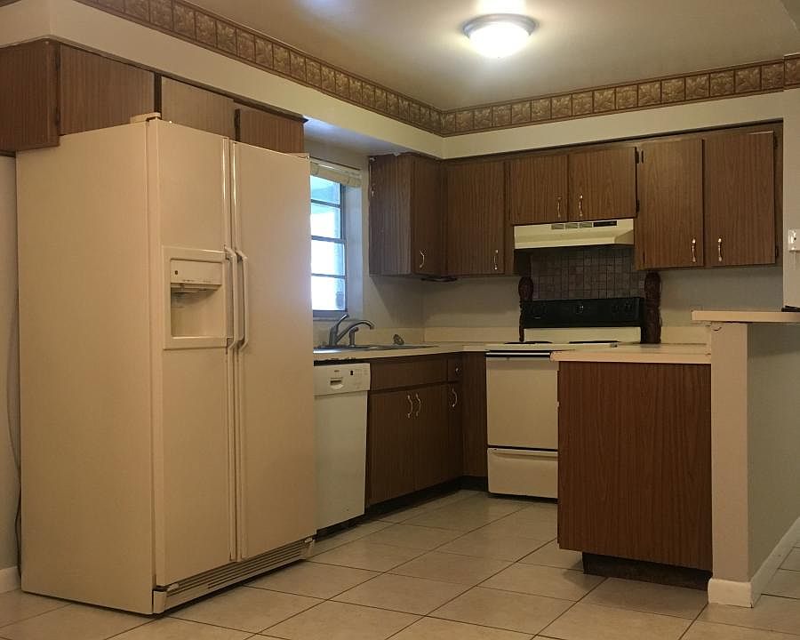 1st image of 3806 E Flora St #1
