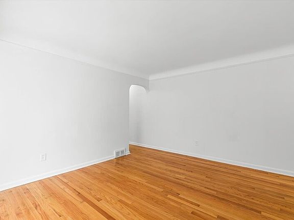 3rd image of 13550 Royal Grand Ave