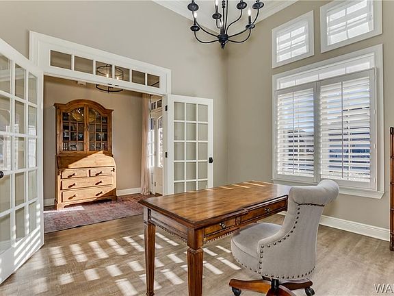 5th image of 4520 Royale Dr