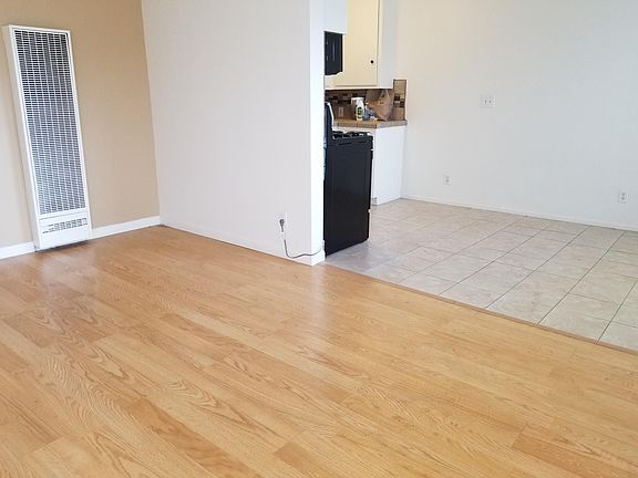 4th image of 10901 Blix St APT 14