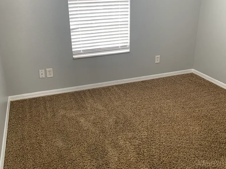 17446 Glenapp Dr — Photo 4
