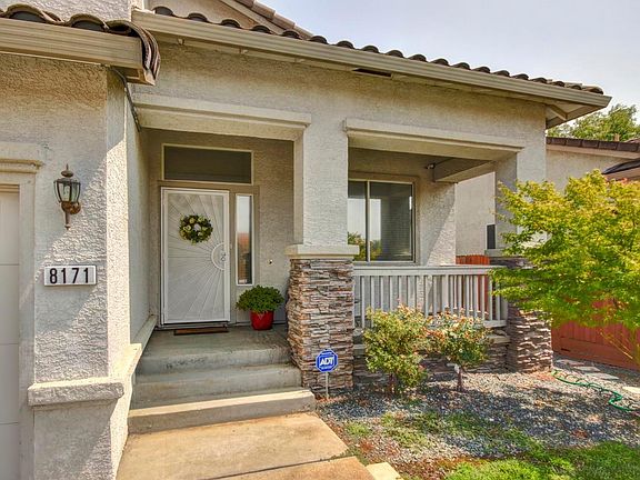 2nd image of 8171 Kingsbridge Dr