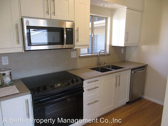 3rd image of 220 Granada Ave APT 5