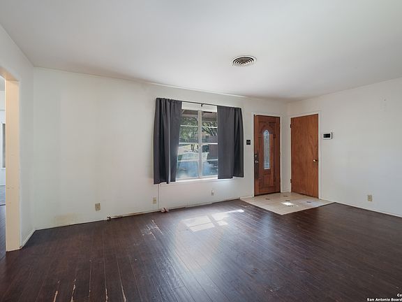 5th image of 4619 Lorelei Dr