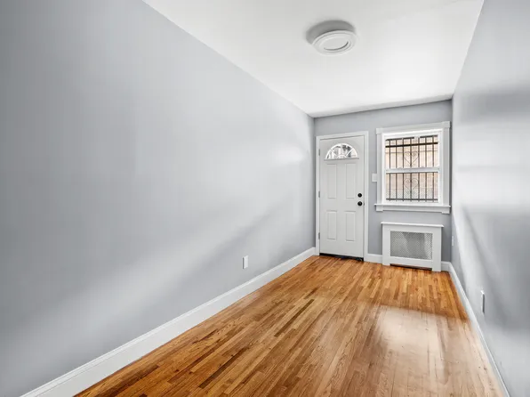 2008 East 52nd Street image 11 of 34