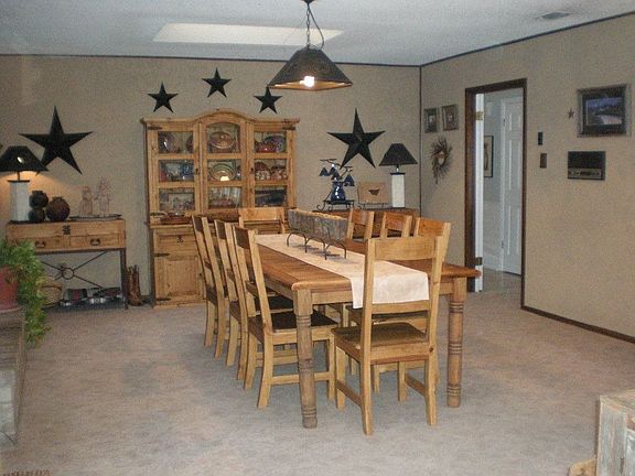 Family Room w/Fireplace