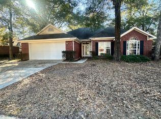 560 Lakeview Woods Dr, Mobile, AL 36695