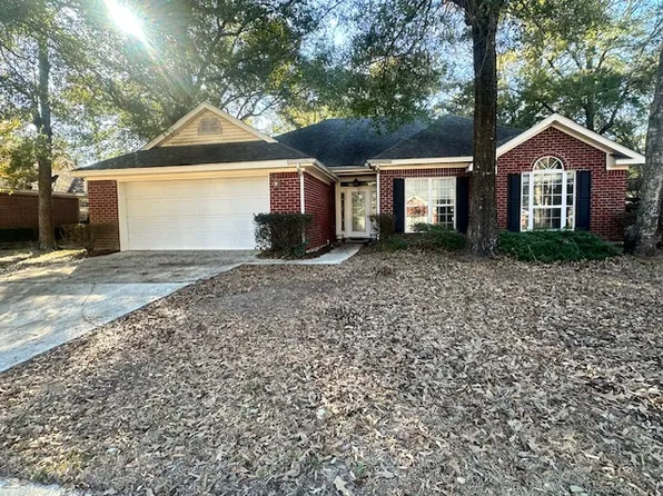 560 Lakeview Woods Dr, Mobile, AL 36695