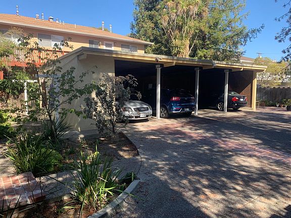 5th image of 585 Stanford Ave #585