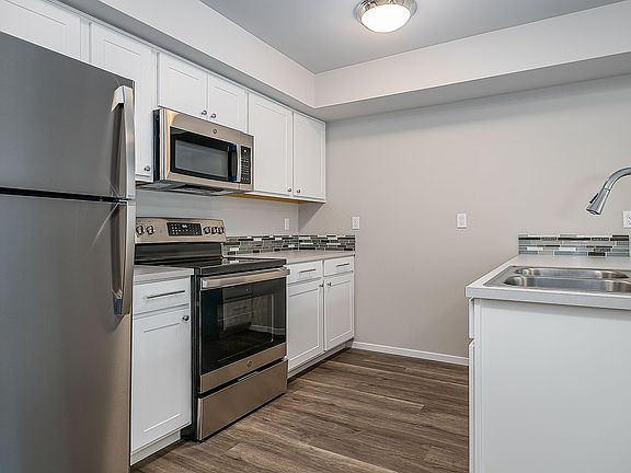 5th image of 4921 100th St NE APT 106