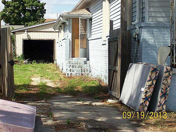 4th image of 3130 Pauger St