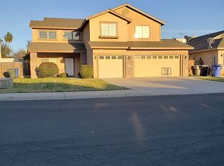 3273 N Plum Ln, Hanford, CA 93230