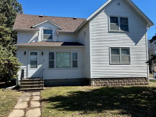 721 1st St SW, Clarion, IA 50525