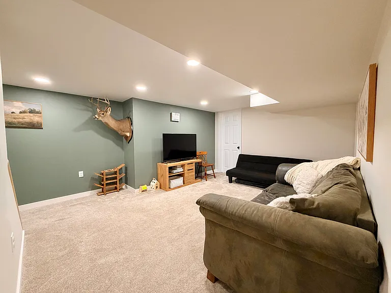 670 Meadow Ln — Photo 23