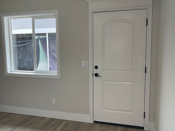 2nd image of 5516B McCulloch Ave #B