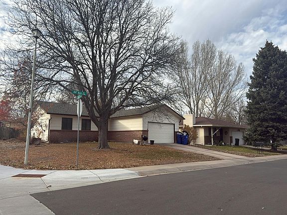 3rd image of 195 44th Ave