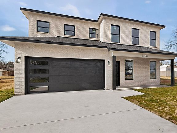 3rd image of 1508 Park St