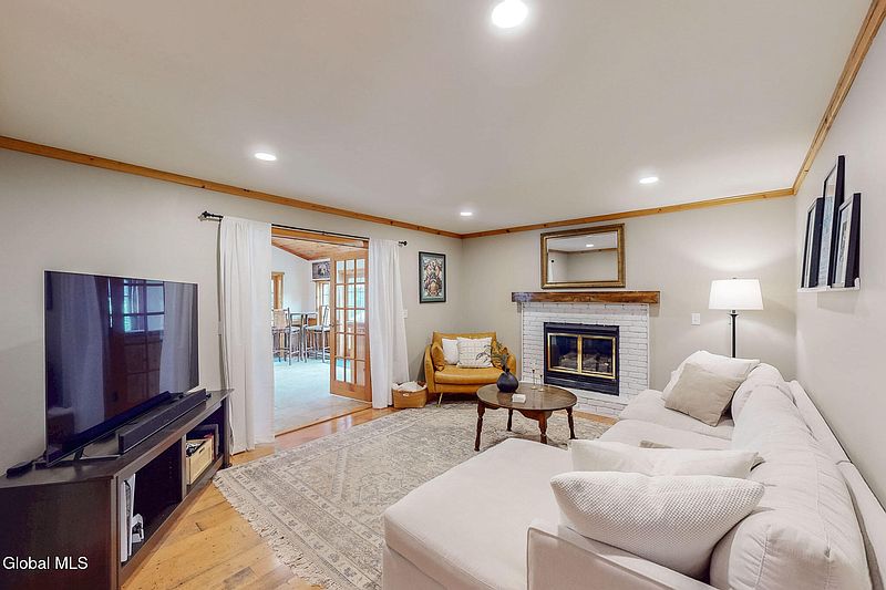4th image of 91 Wineberry Lane