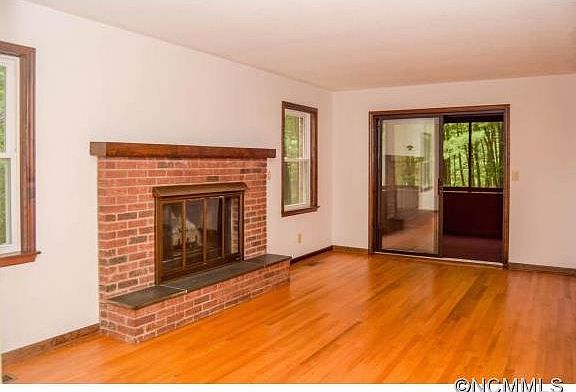 5th image of 178 Surry Ln