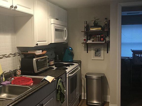 4th image of 113 Steamboat Ave