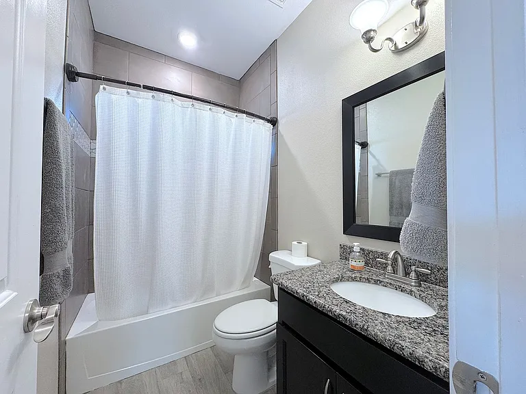 7805 Enchanted View Dr — Photo 33