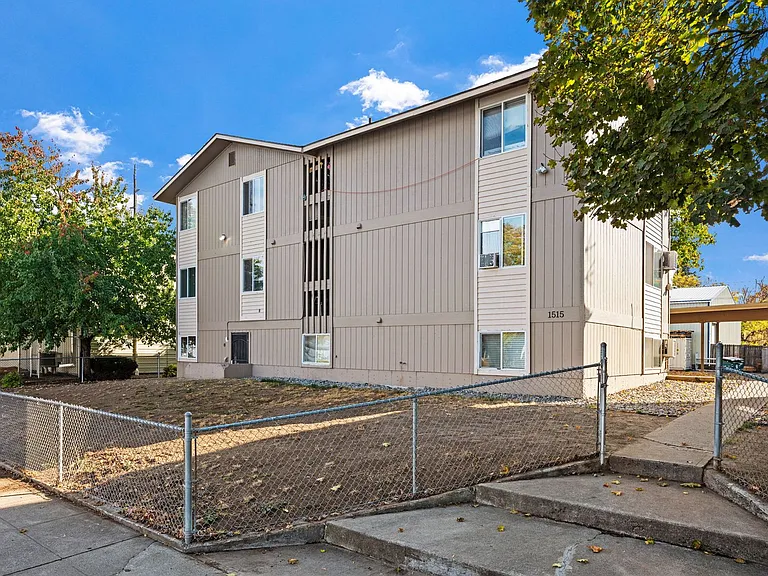 MOVE IN SPECIAL! 50% OFF SECOND MONTHS RENT - THE SHARP APARTMENTS! — Photo 30