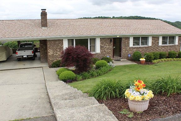 2nd image of 742 Skyview Dr