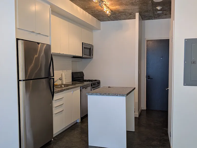 1 Shaw St #303 — Photo 2