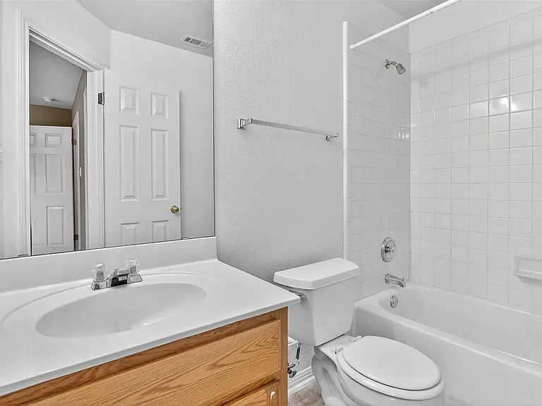 15136 Thatcher Dr — Photo 30