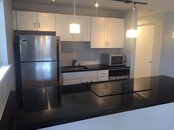 3rd image of 1739 N Gilpin St APT 203
