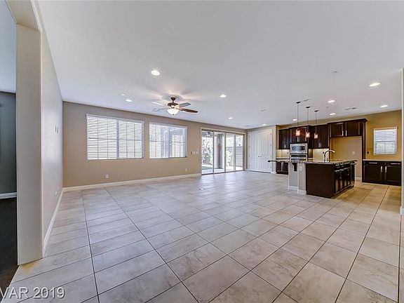 5th image of 301 Mandarin Hill Ln