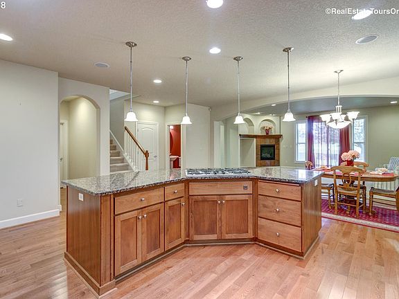 5th image of 503 Turnberry Ave