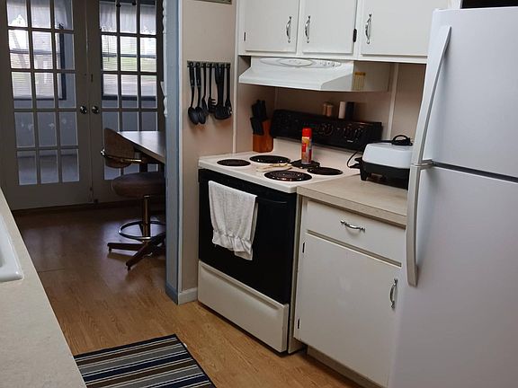3rd image of 11 Paradise Hill Dr